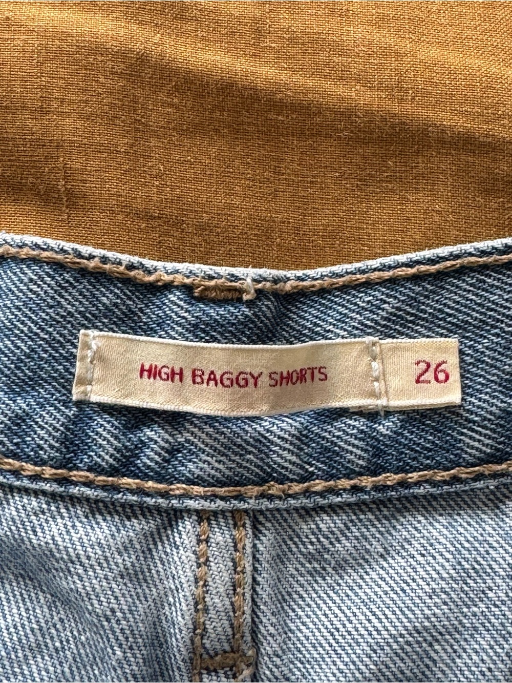 Levi’s High Baggy Light Wash Denim Shorts - Picture 3 of 3